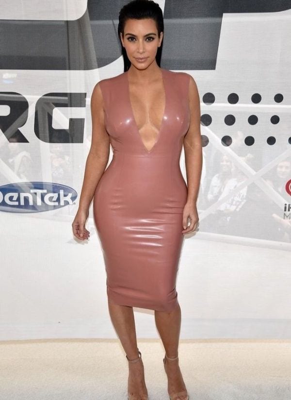 Kim Kardashian Absurdly Sexy Half-Naked Pictures-5