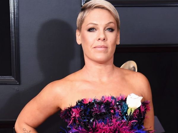 Pop Singer Pink Urges Fans To Let Go Negative Things On Full Moon's Eve