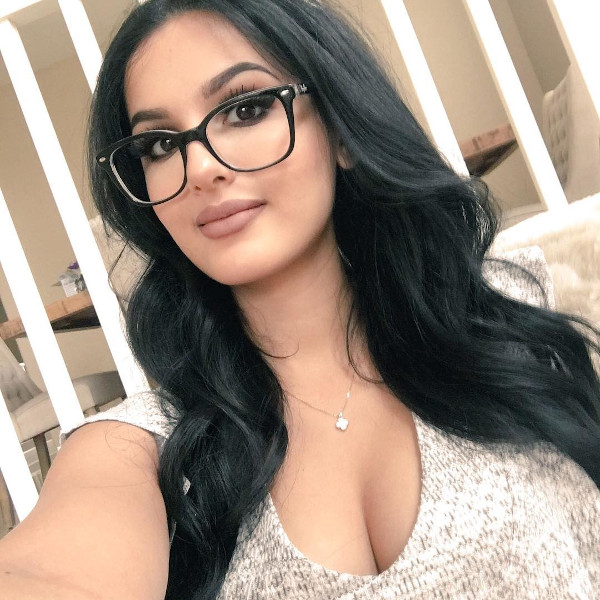 SSSniperWolf Hottest Boobs Pictures-5
