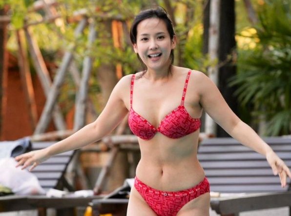 31 Unseen Hot Pictures Of Cho Yeo-Jeong Half-nude Pics.