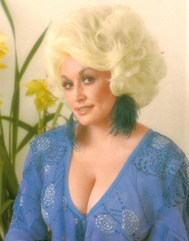 49 Hottest Boobs Pictures of Dolly Parton That You Will Love For Sure.