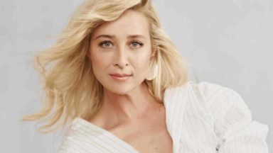 28 Hot Half-Nude Pictures of Asher Keddie Will Make Your Day