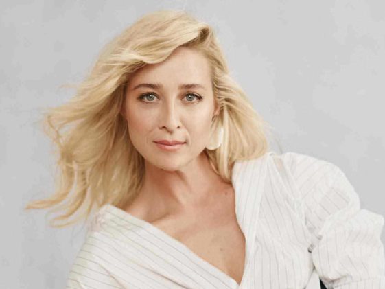 28 Hot Half-Nude Pictures of Asher Keddie Will Make Your Day