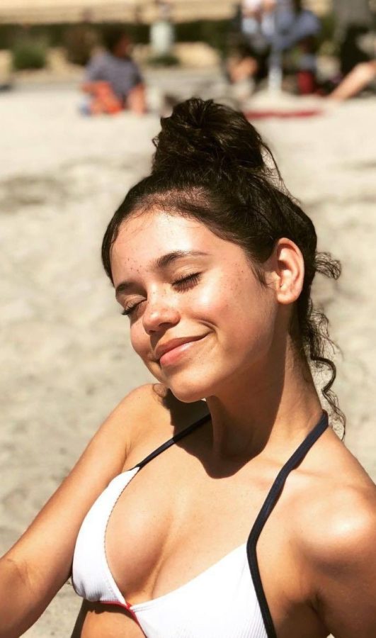 27 Sexy Photos of Jenna Ortega That Will Take Your Breath Away.