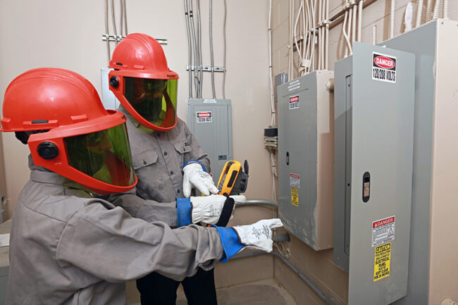 5 Ways an NFPA 70e Training Course Equips Electrical
