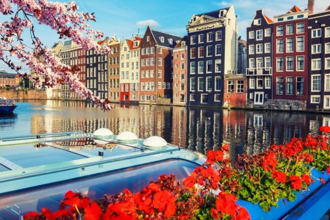 From Gambling to Gigging – Ideas for An Unforgettable Weekend in Amsterdam